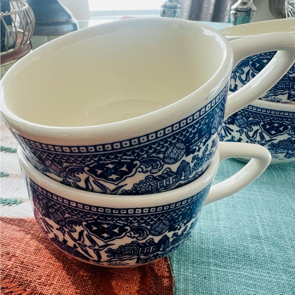 Vintage Blue Willow USA Ironstone Cups Creamer & Sugar Bowl Set – 8 Pc. - Picture 4 of 5